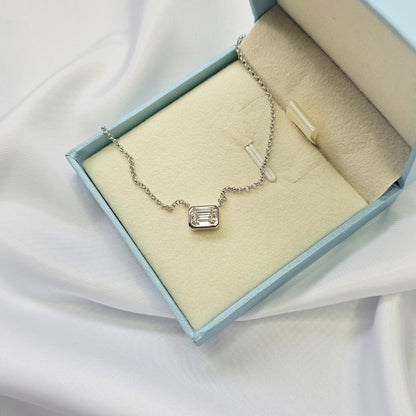 Valoré Moissanite Emerald Pendant Necklace