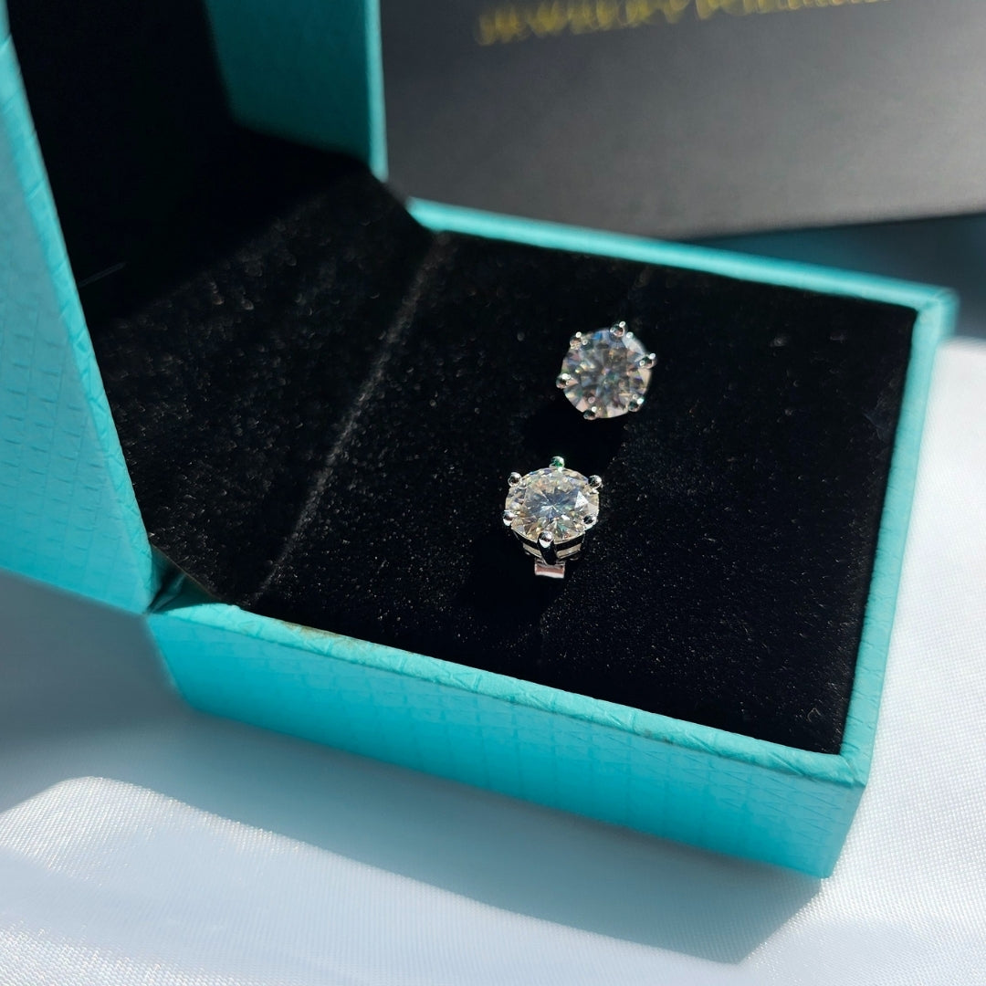 Valoré Brilliant Moissanite Stud Earrings