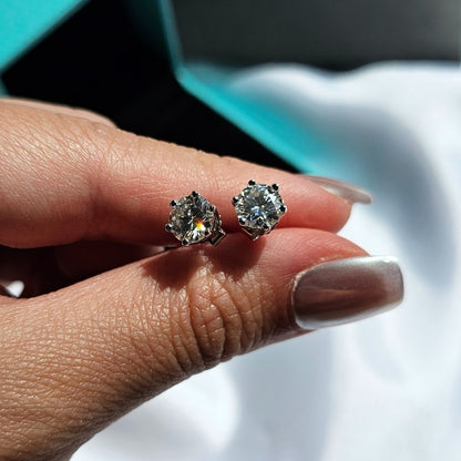 Valoré Brilliant Moissanite Stud Earrings