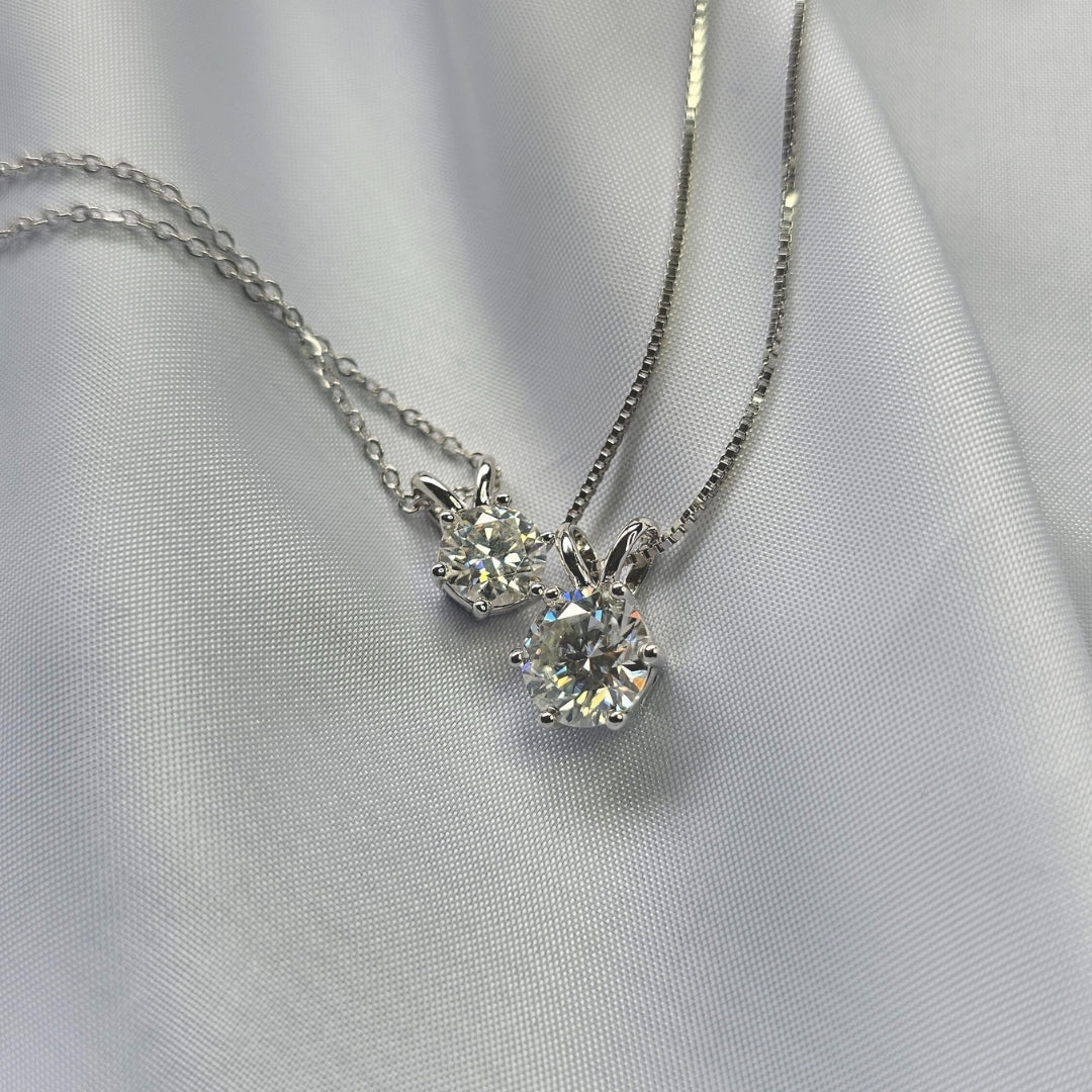 Valoré 18K Luxury Moissanite Pendant Necklace