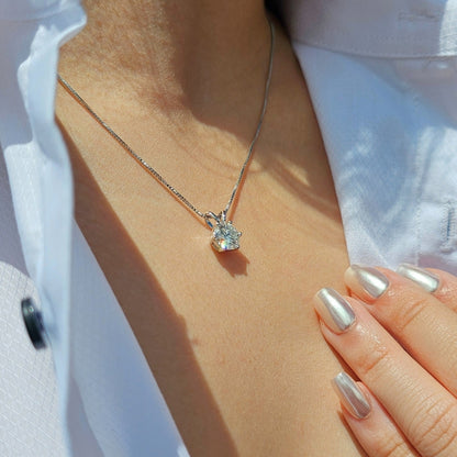 Valoré 18K Luxury Moissanite Pendant Necklace