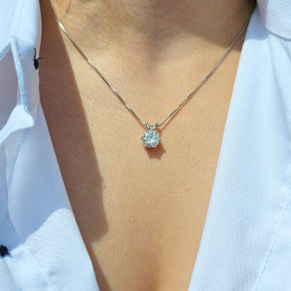 Valoré 18K Luxury Moissanite Pendant Necklace