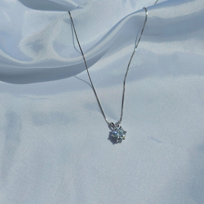 Valoré 18K Luxury Moissanite Pendant Necklace