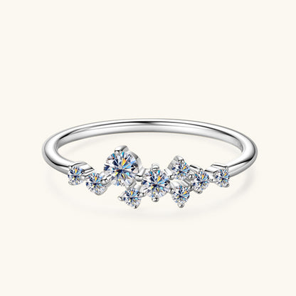 Valoré Dazzling Round Moissanite Diamond Ring